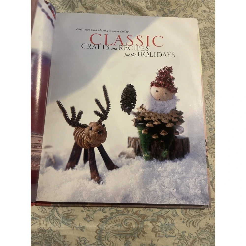 Martha‎ Stewart Classic Crafts and Recipes for the Holidays, Hardcover, 2001